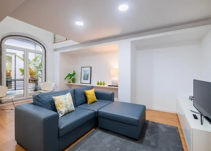 Flats - Host & Chill