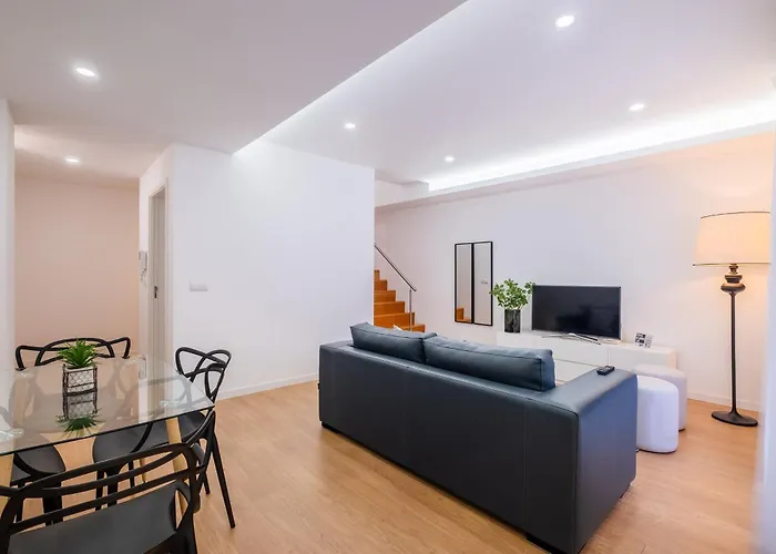 Flats - Host & Chill *