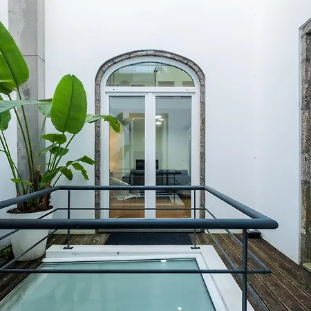 Flats - Host & Chill *