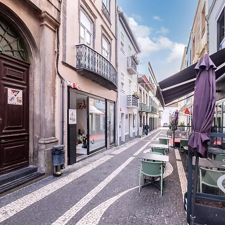 Flats - Host & Chill