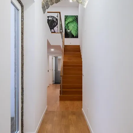 Flats - Host & Chill