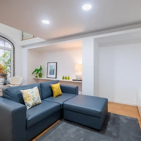 Flats - Host & Chill