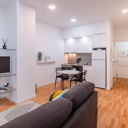 Flats - Host & Chill