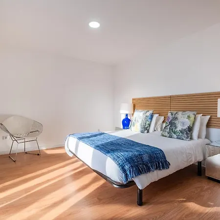 Flats - Host & Chill