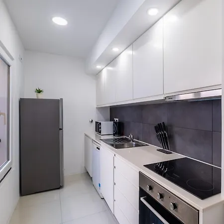 Flats - Host & Chill *