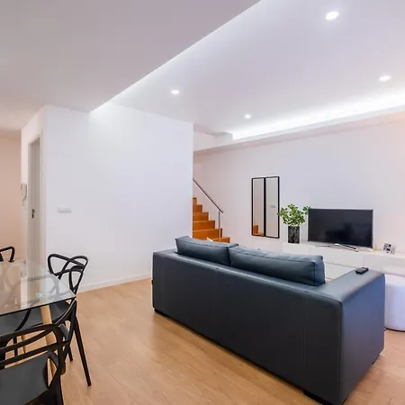 Flats - Host & Chill *