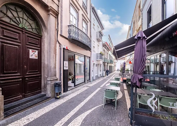 Flats - Host & Chill