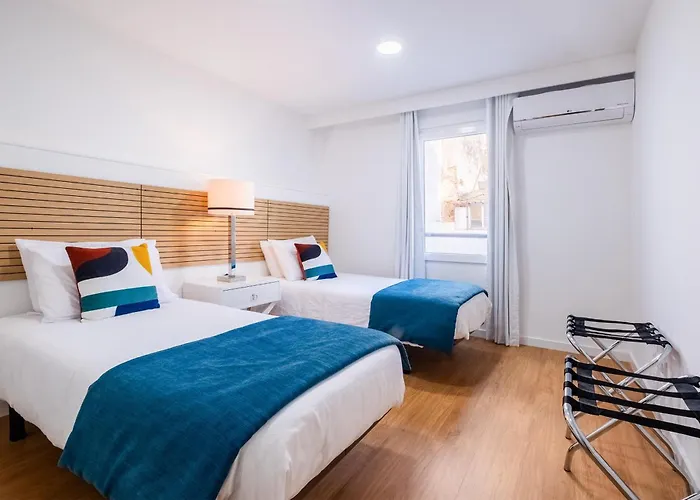 Flats - Host & Chill *