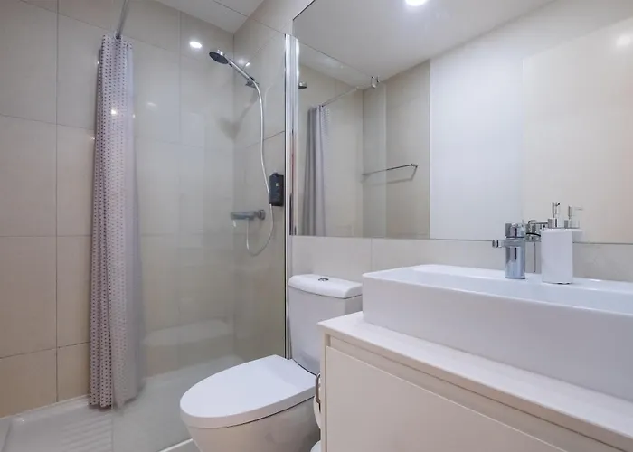 Flats - Host & Chill *