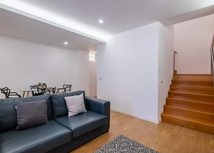 Flats - Host & Chill