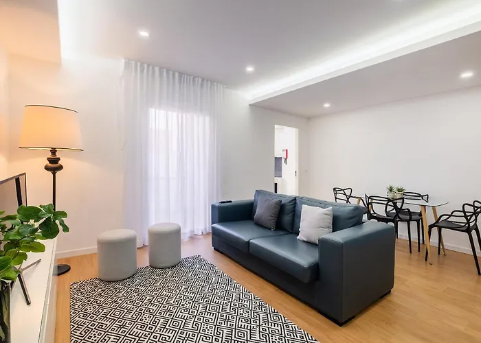 Flats - Host & Chill